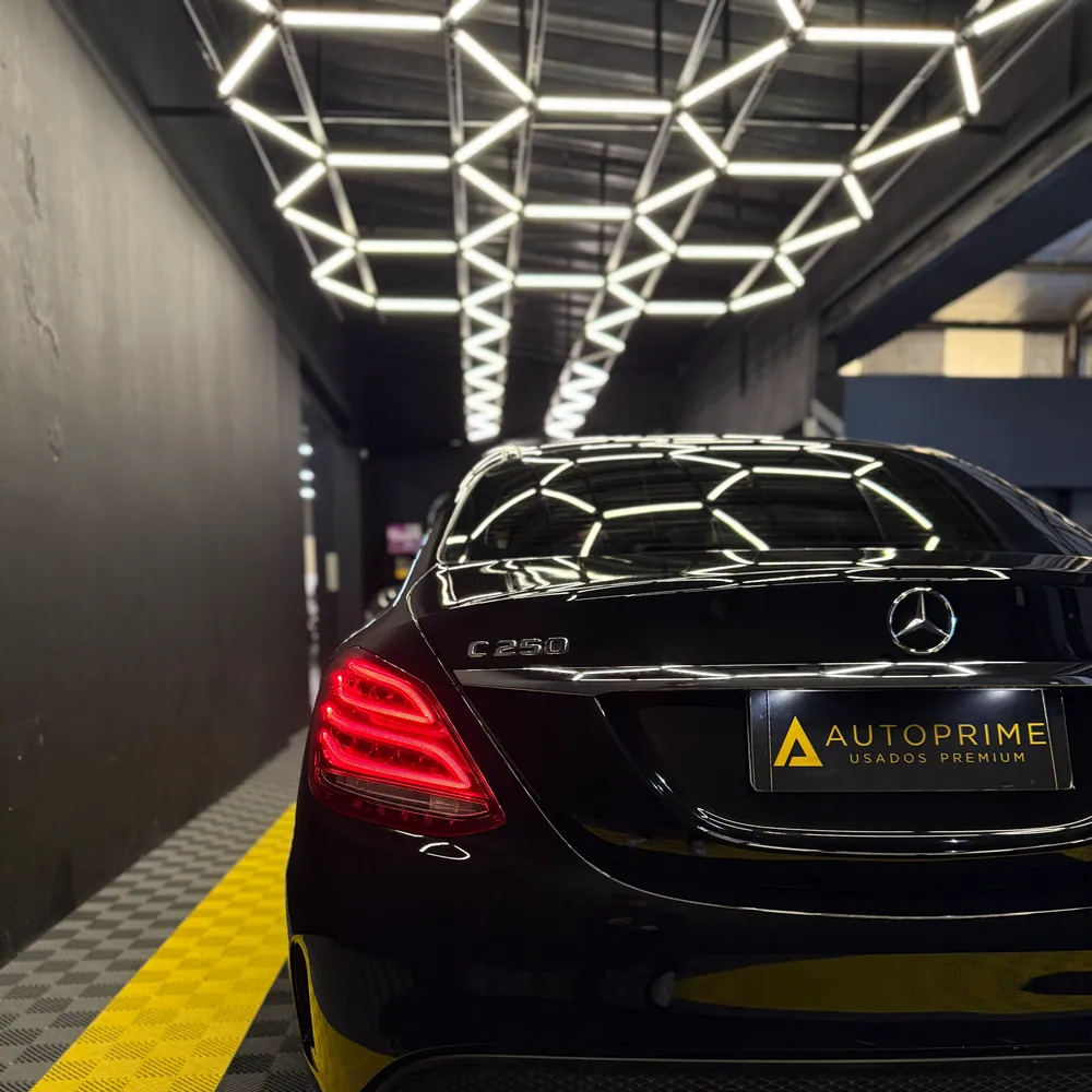 Mercedes C250 AMG line — foto 6 de 6