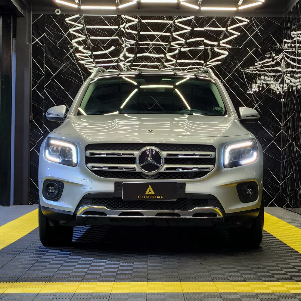 Mercedes-Benz GLB 200 Advance — foto 2 de 6
